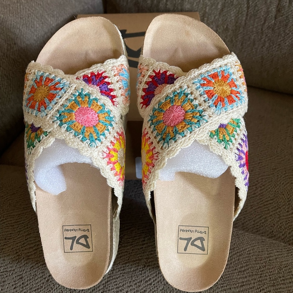 NWT Dirty Laundry multi color Macrame sandals sz 7.5 / 38